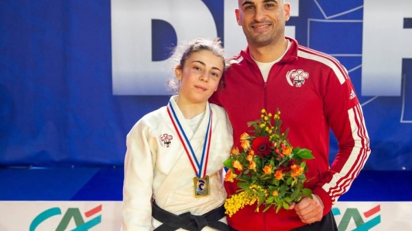 Un Bravo à Mathilde AUREL qui est devenu Championne de France Cadette 1er Division Individuel. Ce weekend au Grand Dôme Villebon Sur Yvette et encore Bravo pour son parcours depuis 3ans